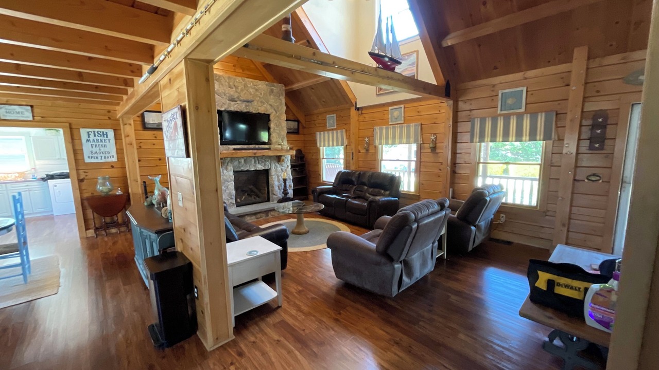 Photo of Livingroom in East Chop