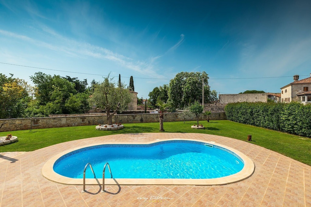 Photo of Outdoor in Buici