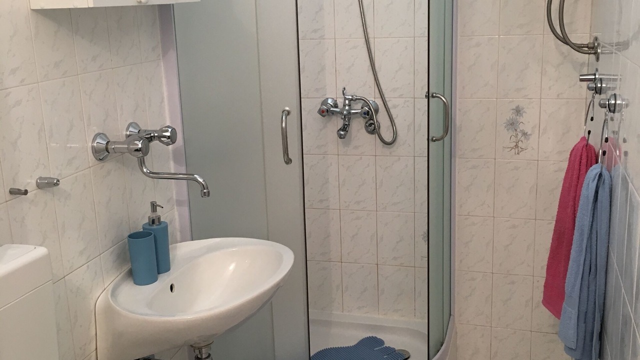Photo of Bathroom in Cove Murtar