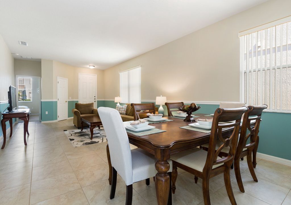 Photo of Livingroom in Windwood Bay