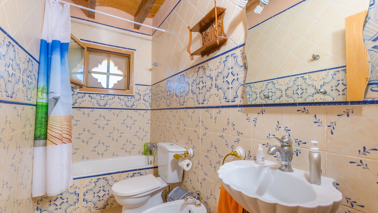 Photo of Bathroom in Campos