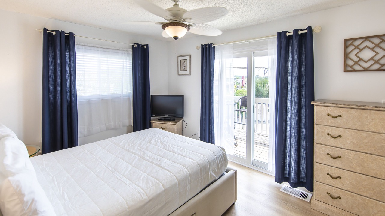 Photo of Bedroom in Dune Allen Beach