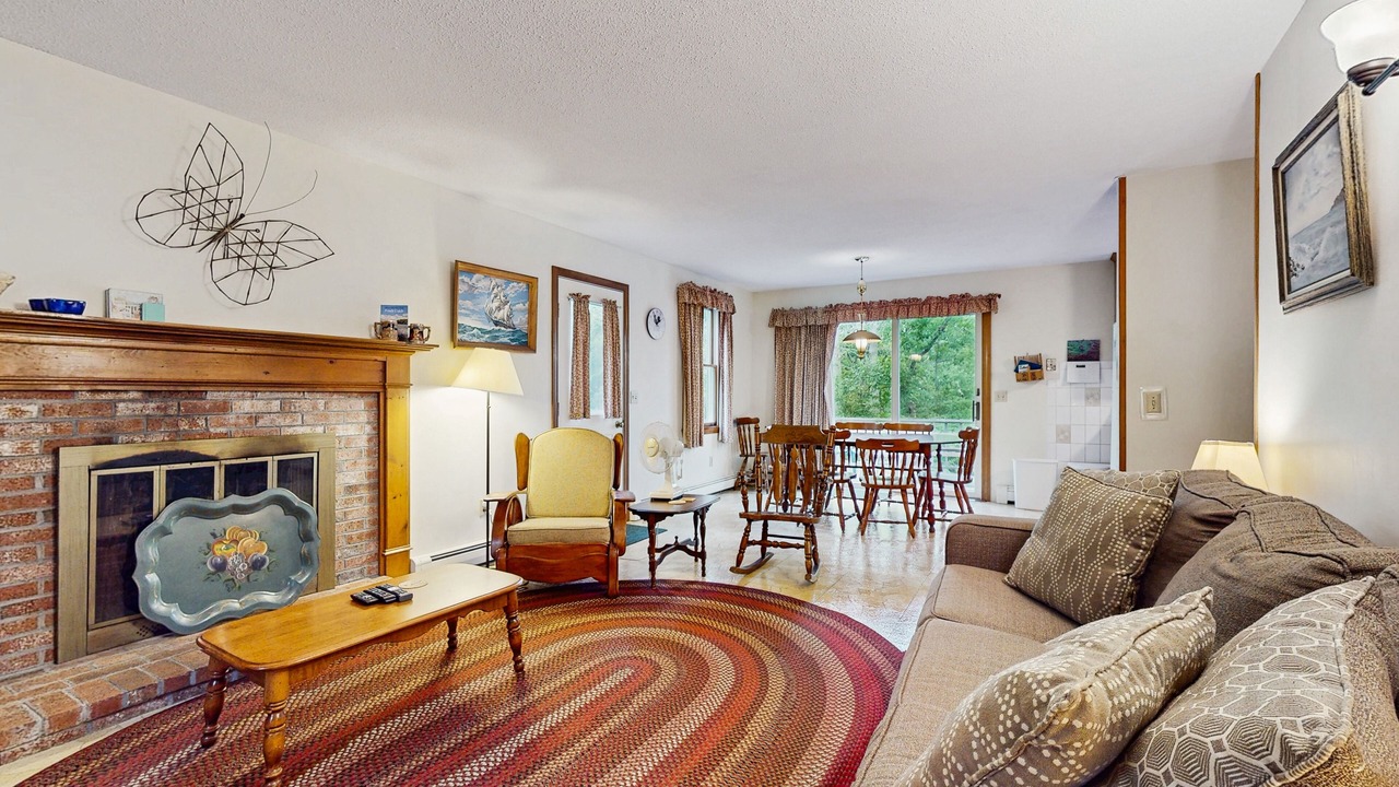Photo of Livingroom in Dennis