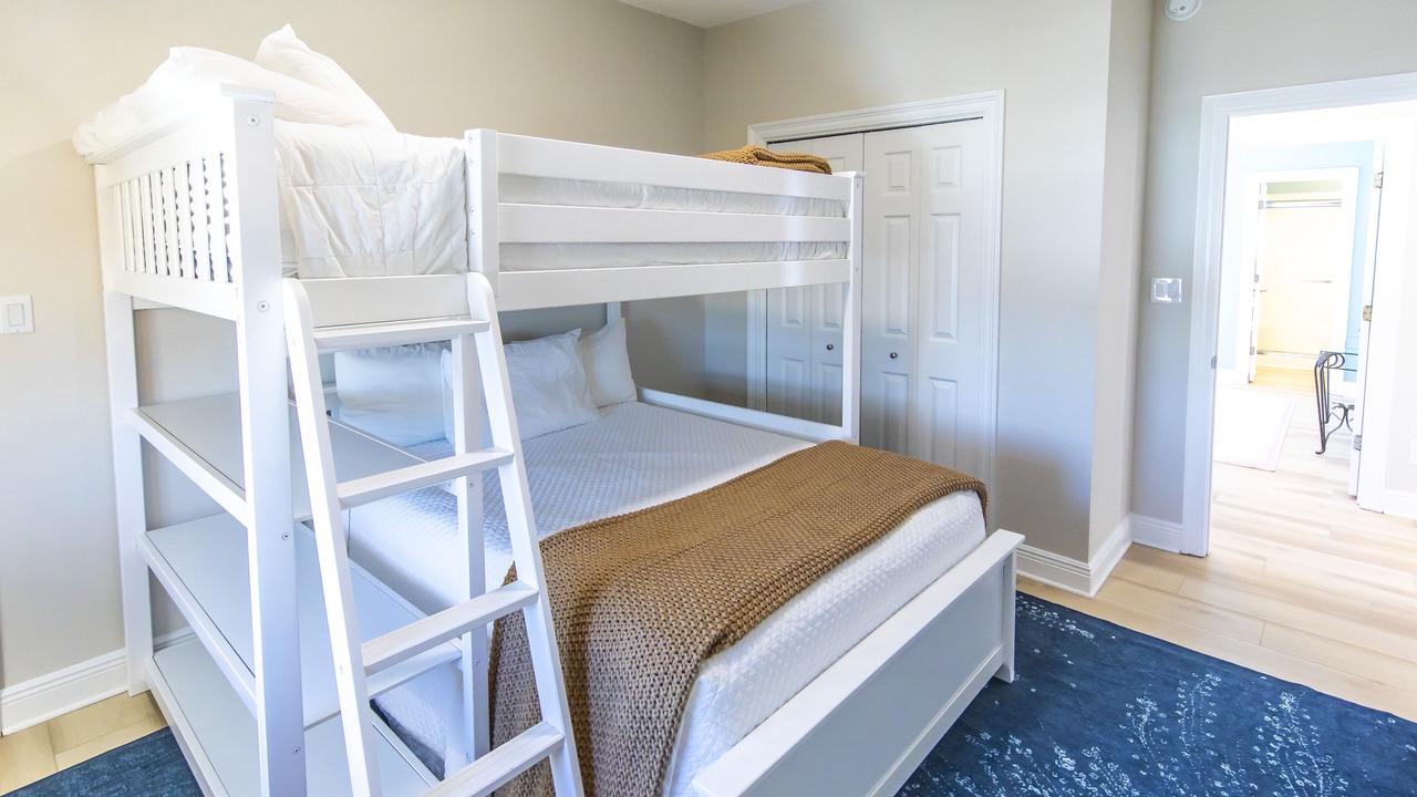 Photo of Bedroom in Dune Allen Beach