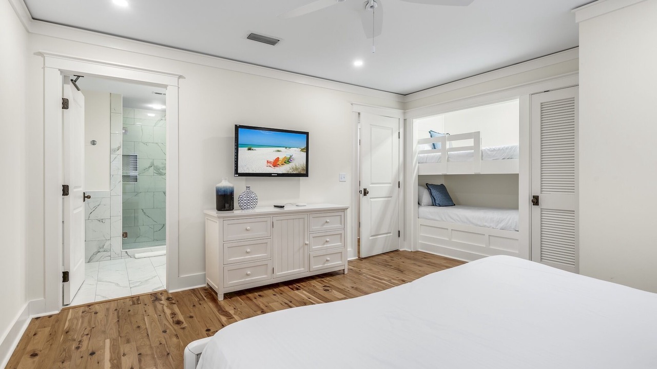 Photo of Bedroom in Gulf District