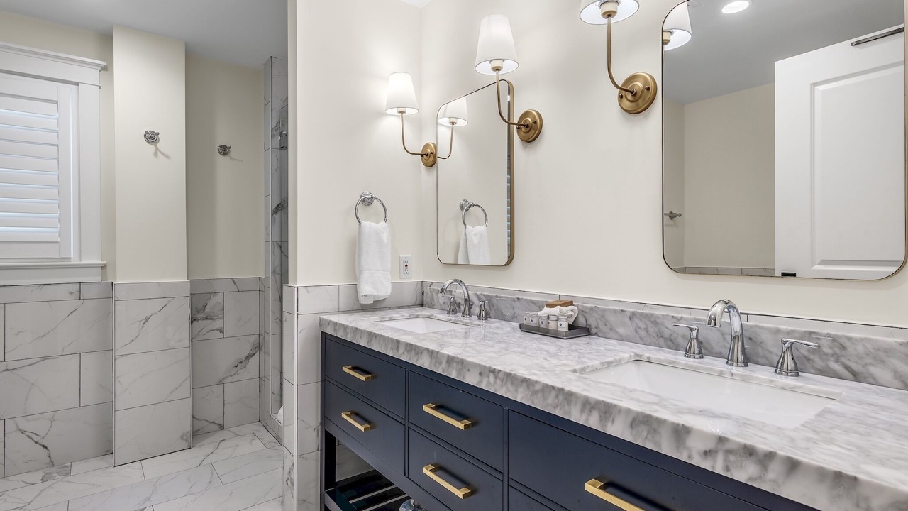 Photo of Bathroom in Gulf District