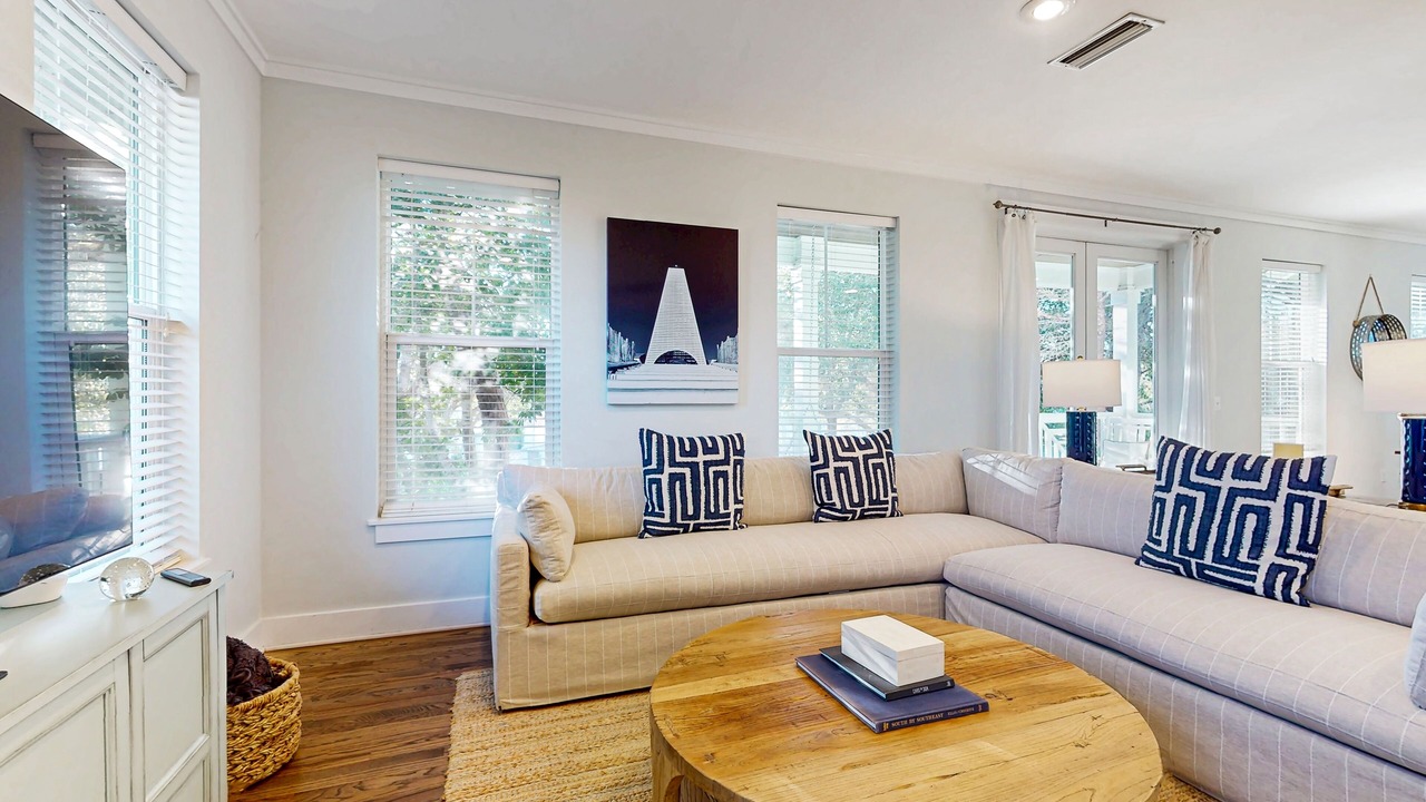 Photo of Livingroom in Dune Allen Beach