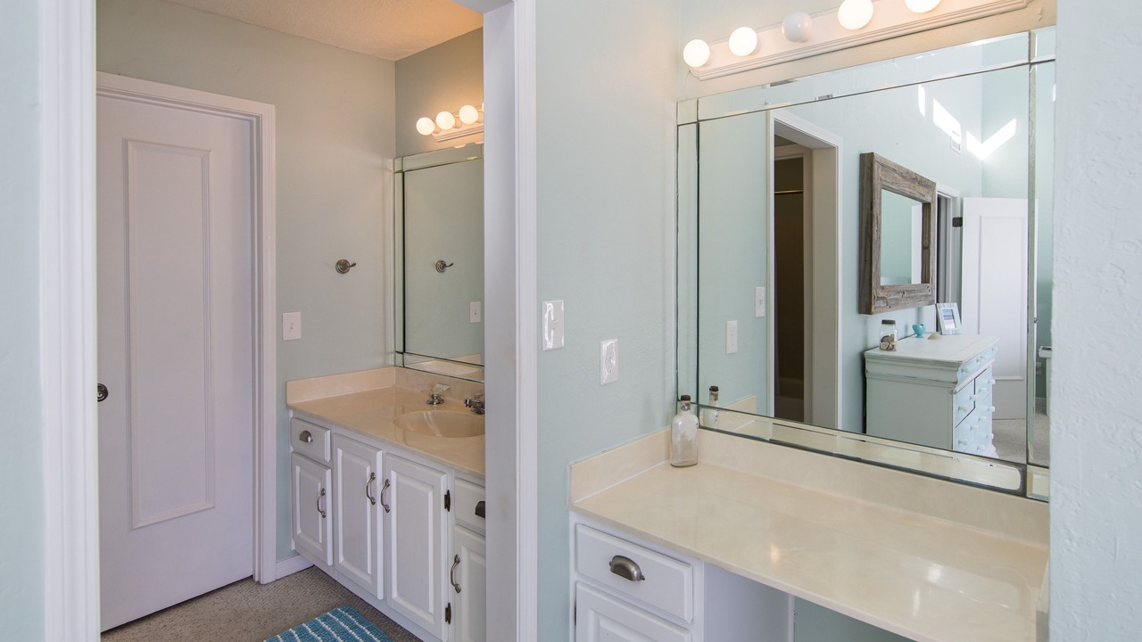 Photo of Bathroom in Dune Allen Beach