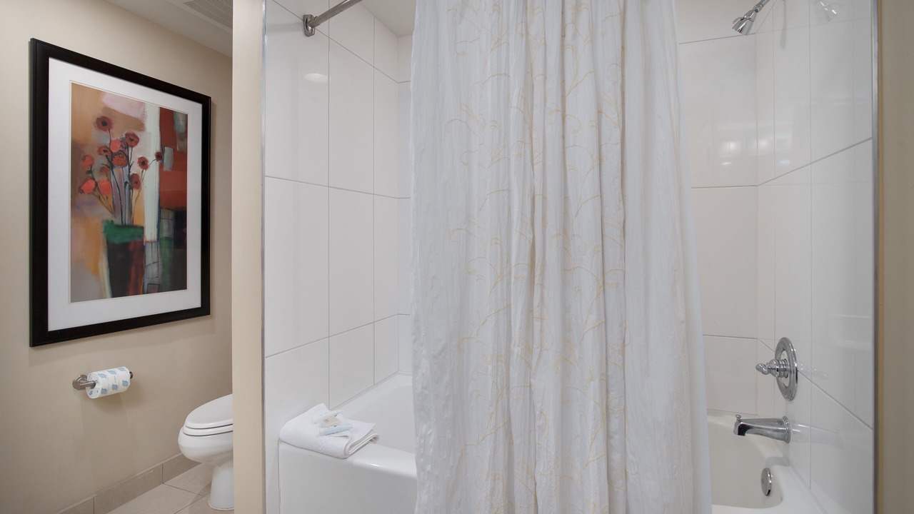 Photo of Bathroom in Baytowne Wharf