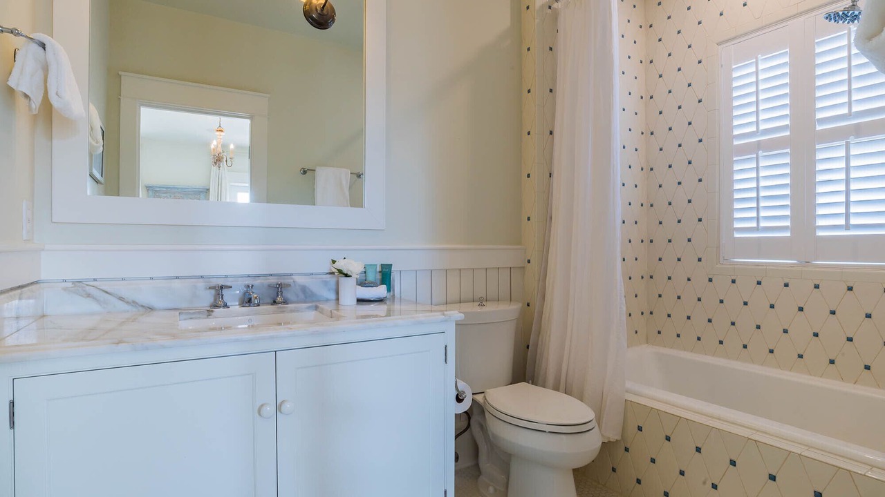Photo of Bathroom in Beach District