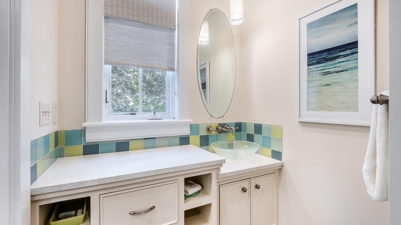 Photo of Bathroom in Gulf District