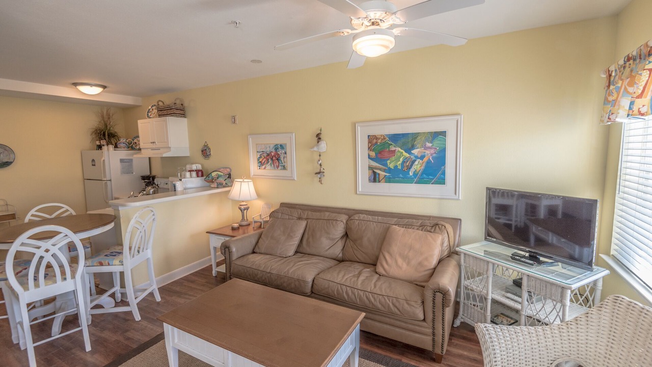 Photo of Livingroom in Gulf Place