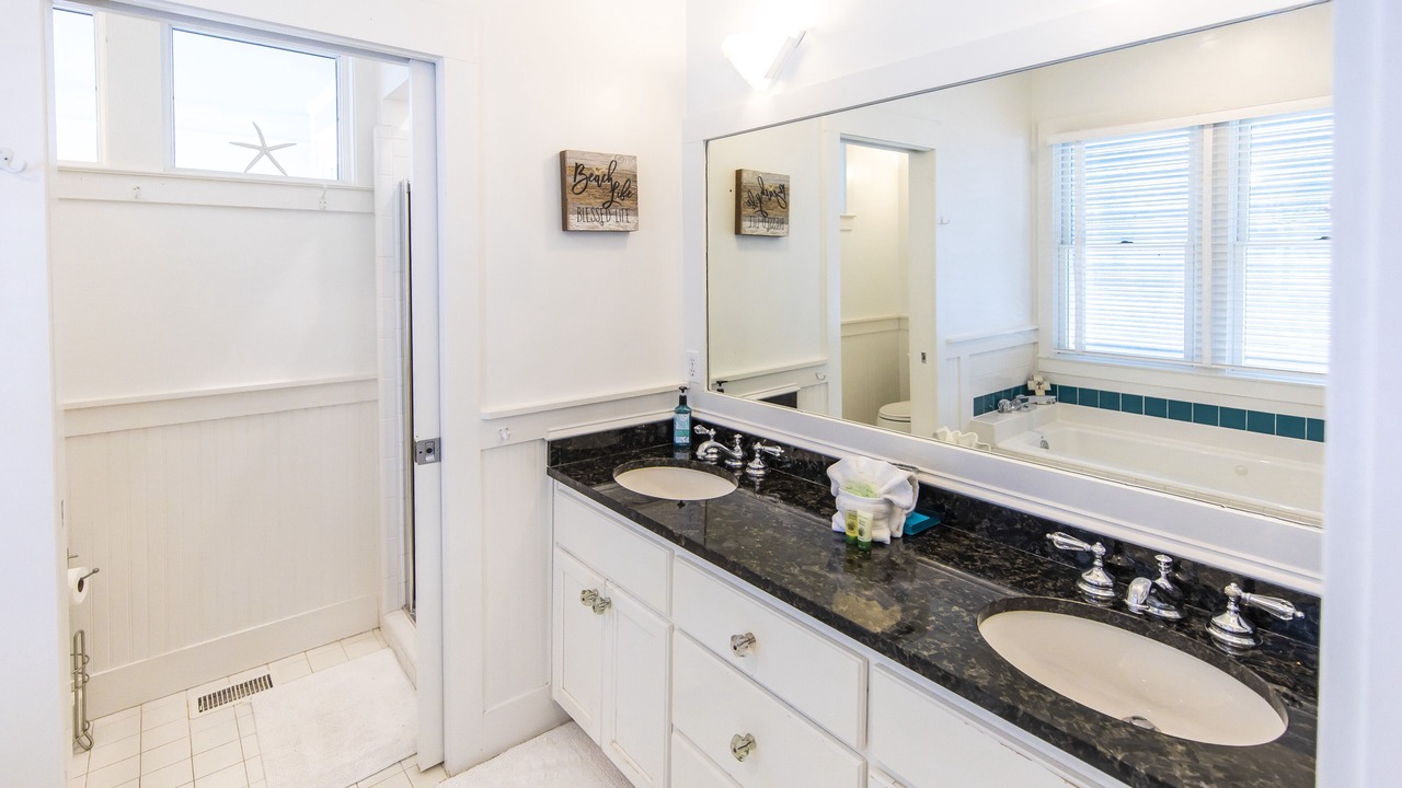 Photo of Bathroom in Sunnyside