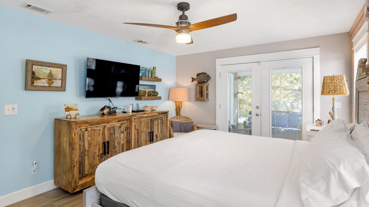 Photo of Bedroom in White's Gulfview