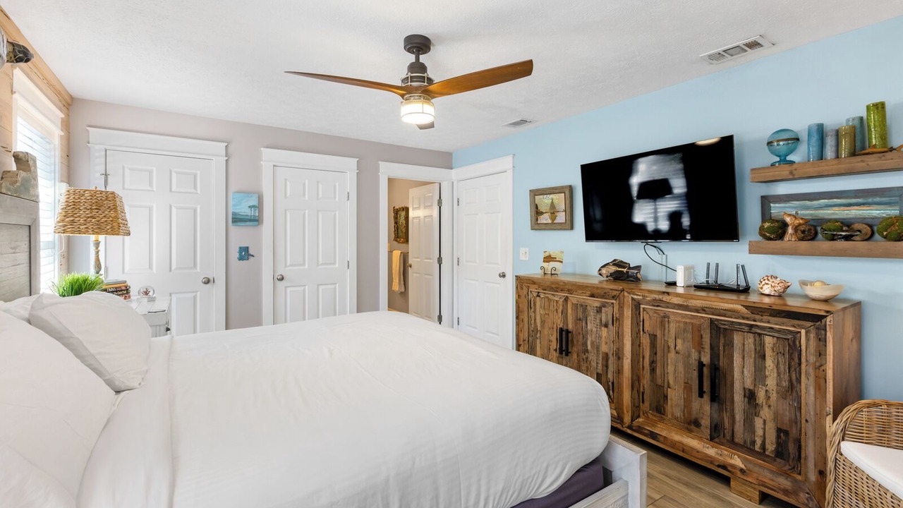 Photo of Bedroom in White's Gulfview