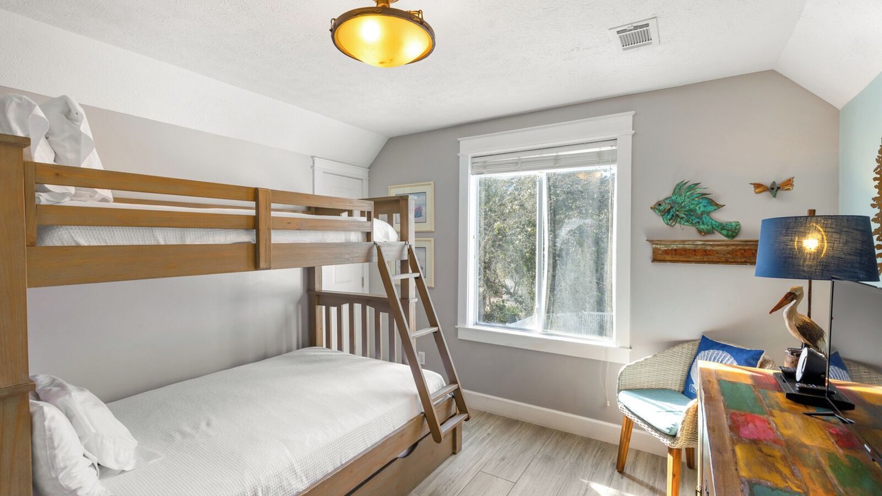 Photo of Bedroom in White's Gulfview