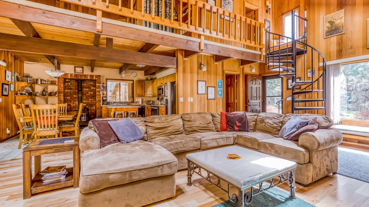 Photo of Livingroom in Mount Hood Village