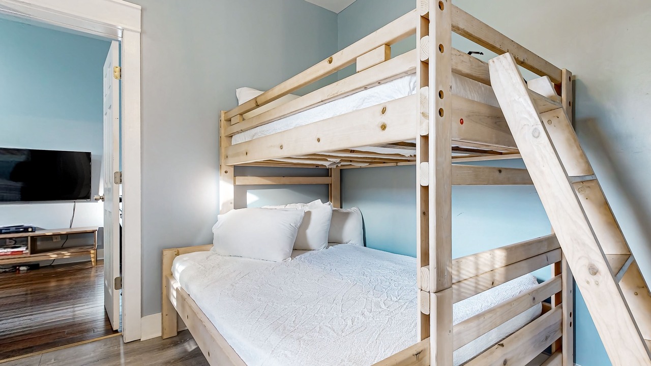 Photo of Bedroom in Village of Sugar Beach