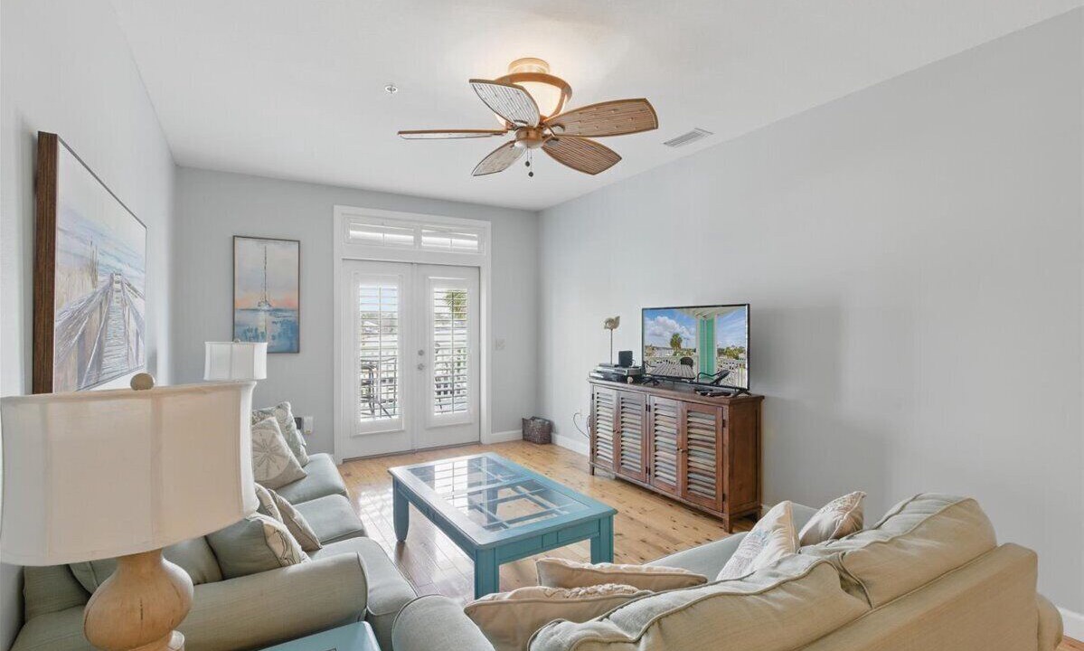 Photo of Livingroom in Steinhatchee