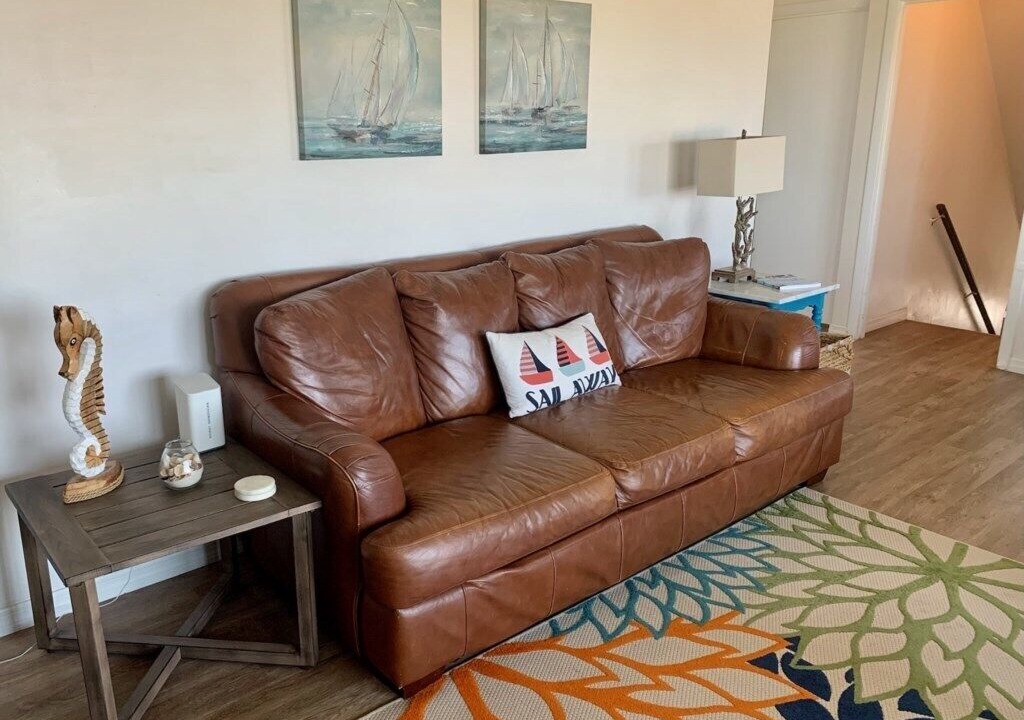 Photo of Livingroom in Crescent Beach