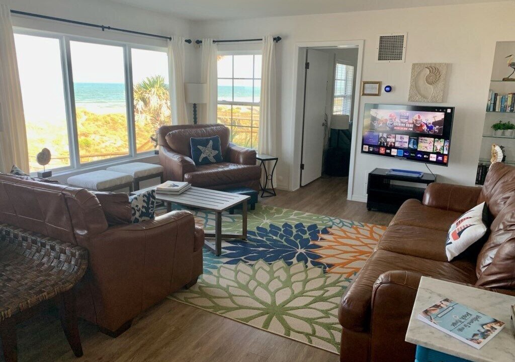 Photo of Livingroom in Crescent Beach