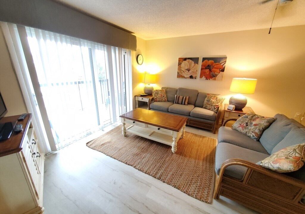 Photo of Livingroom in Butler Beach