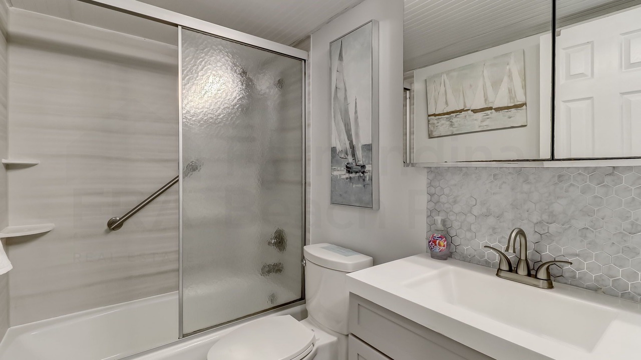 Photo of Bathroom in Fernandina Beach