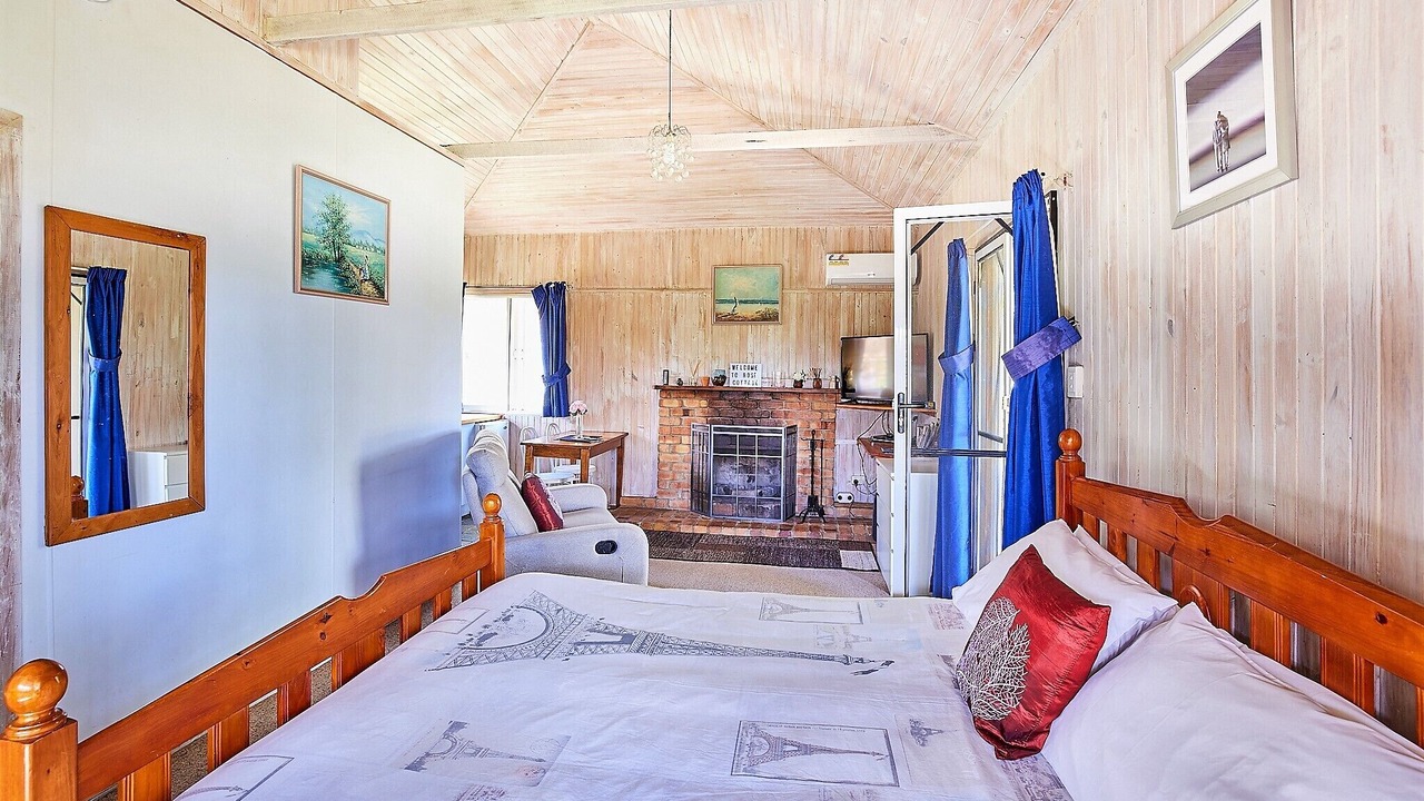 Photo of Livingroom in Ballandean