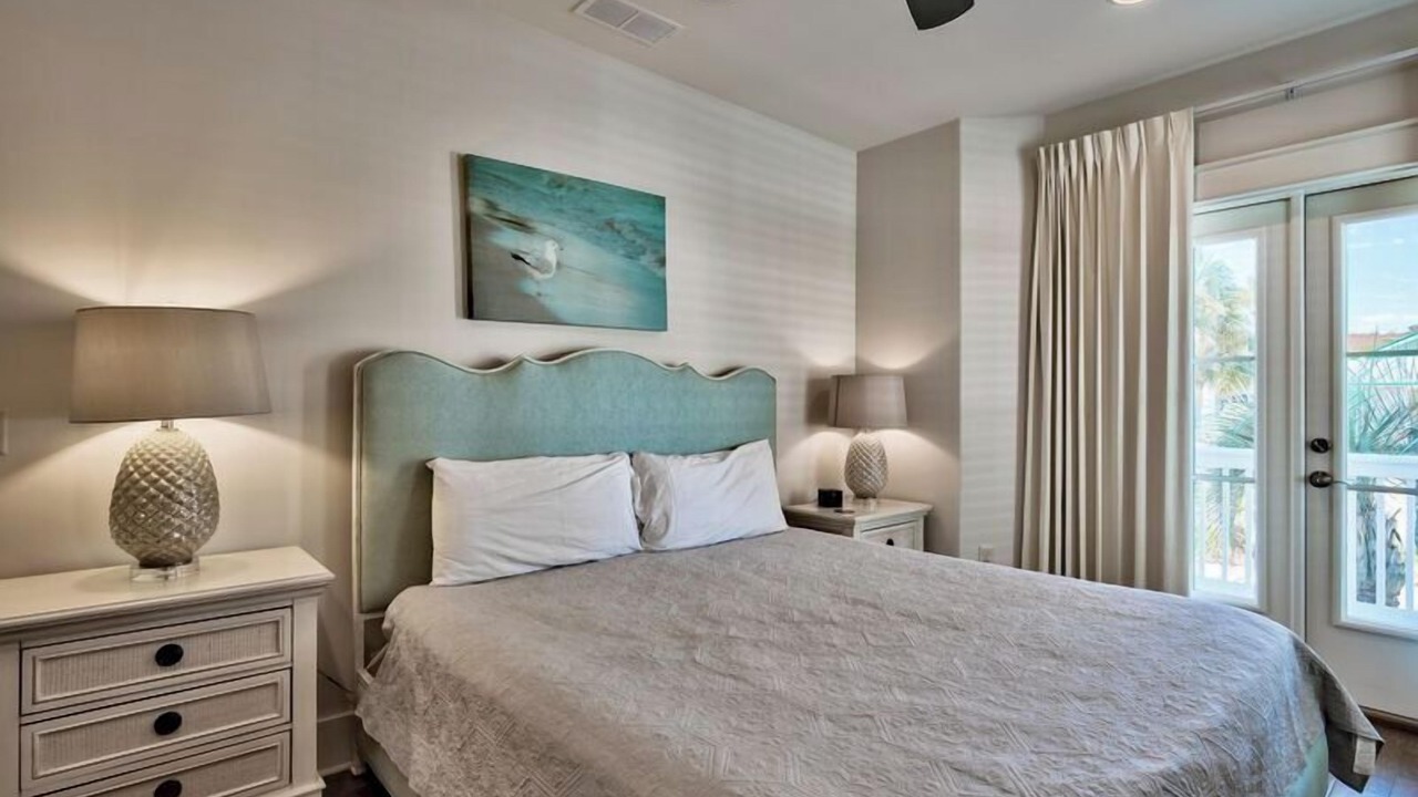 Photo of Bathroom in Crystal Shores
