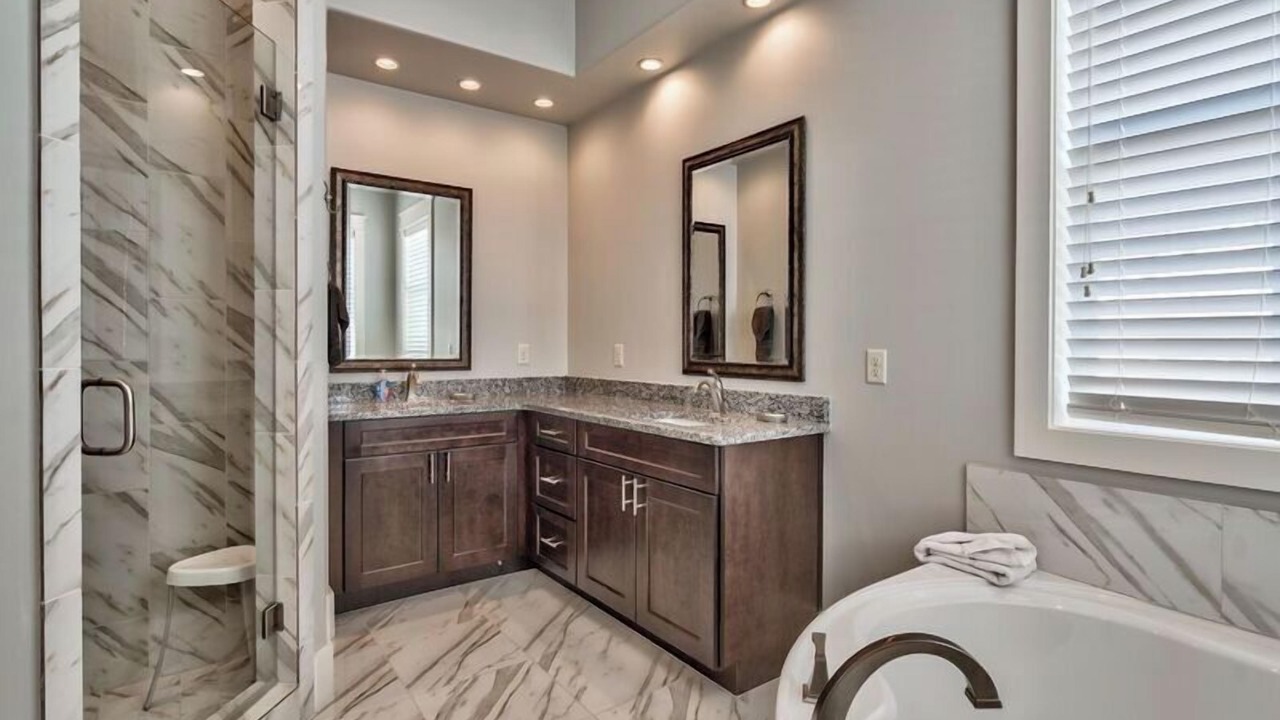 Photo of Bathroom in Crystal Shores