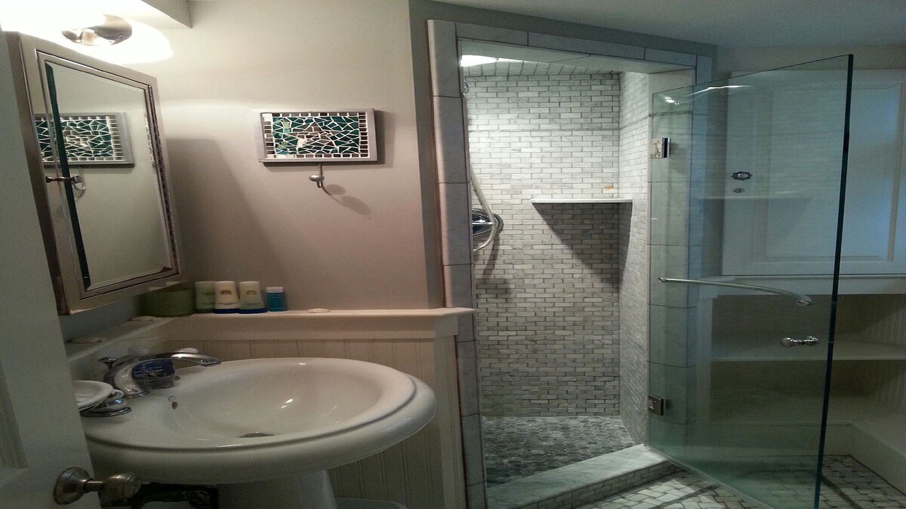 Photo of Bathroom in Commercial Street