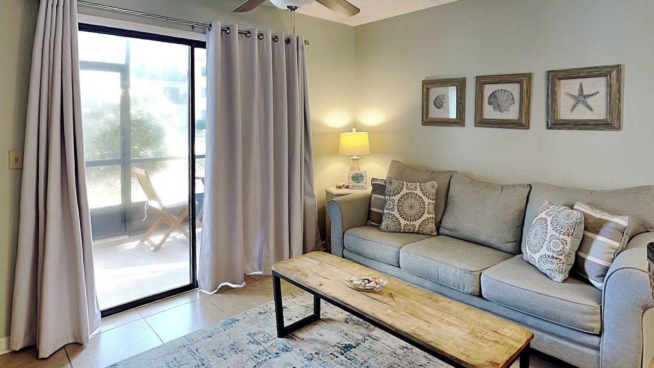 Photo of Livingroom in Butler Beach