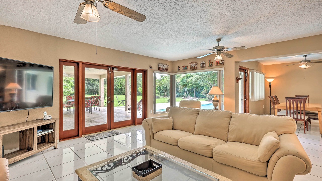 Photo of Livingroom in Pinecrest