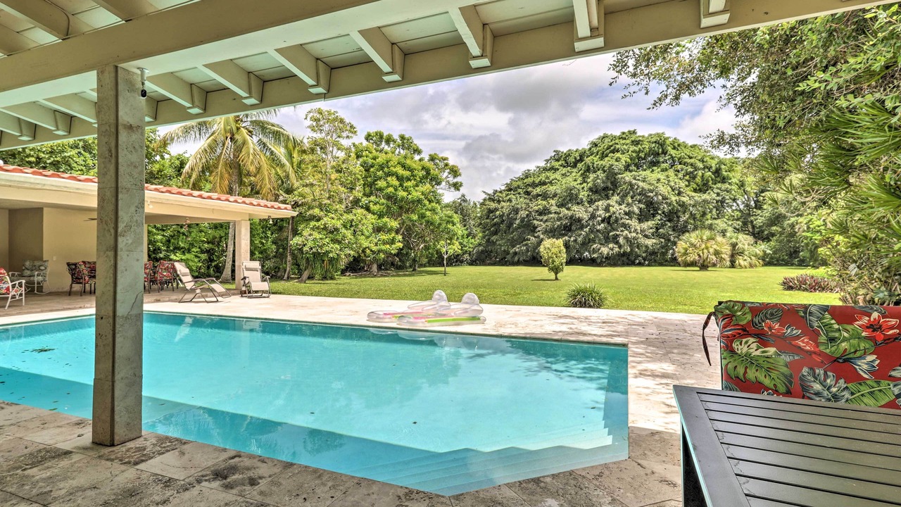 Photo of Outdoor in Pinecrest