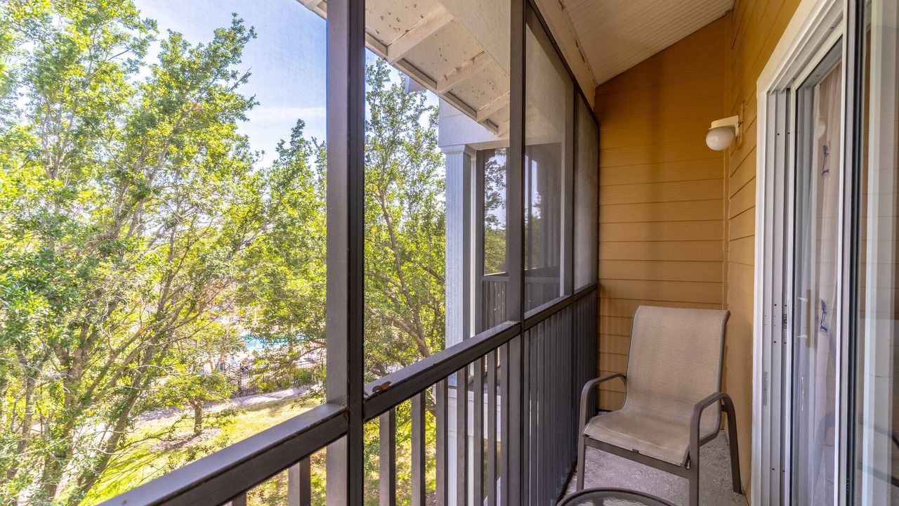 Photo of Patio Balcony in Bahama Bay