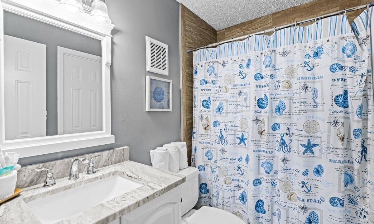Photo of Bathroom in Holiday Isle