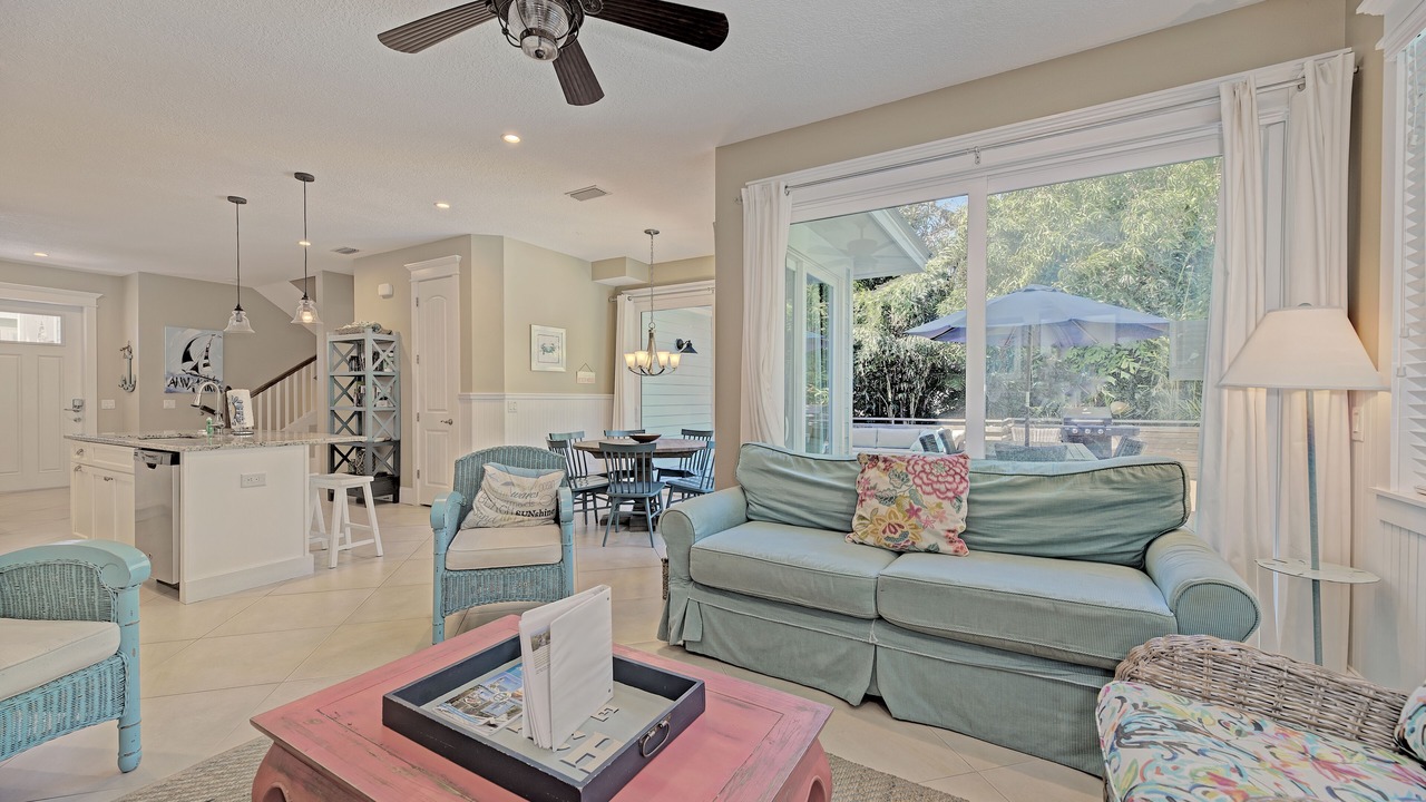 Photo of Livingroom in Holmes Beach