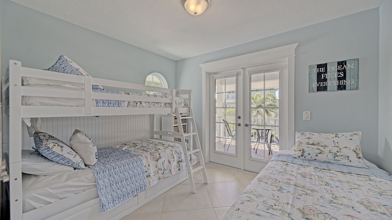 Photo of Bedroom in Holmes Beach