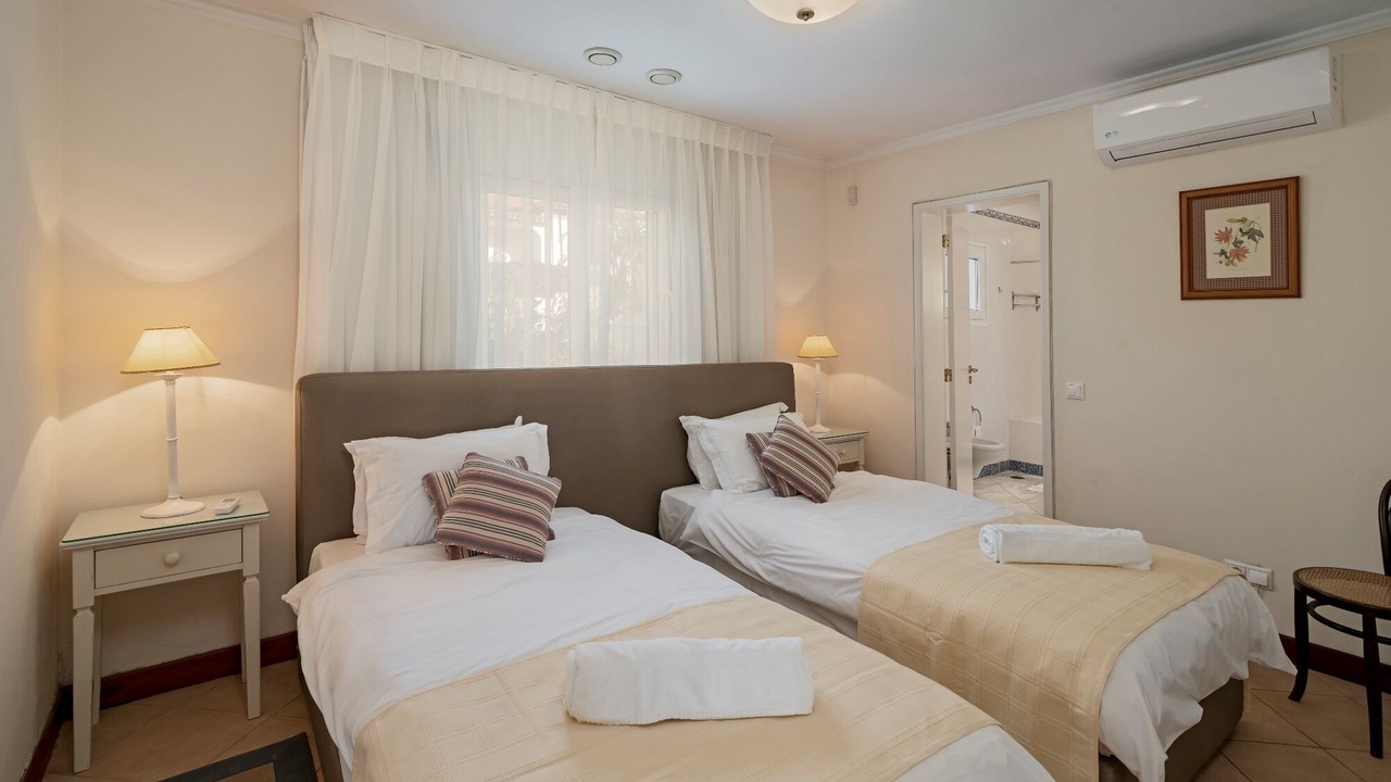 Photo of Bedroom in Canico