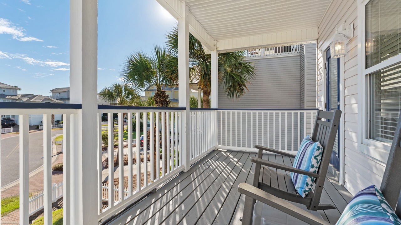 Photo of Patio Balcony in Crystal Shores