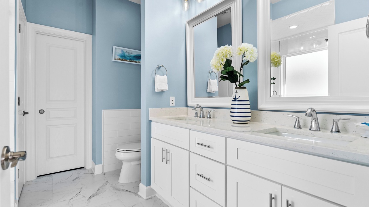 Photo of Bathroom in Crystal Shores