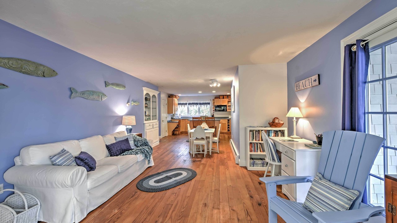 Photo of Livingroom in Buzzards Bay