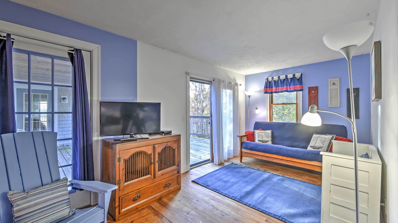 Photo of Livingroom in Buzzards Bay