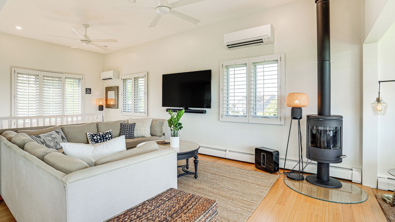 Photo of Livingroom in Gloucester