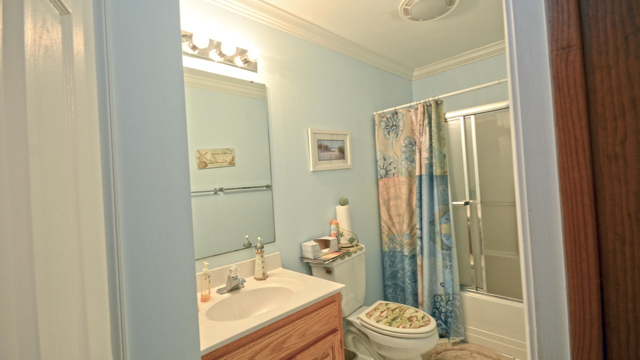 Photo of Bathroom in Caine Woods