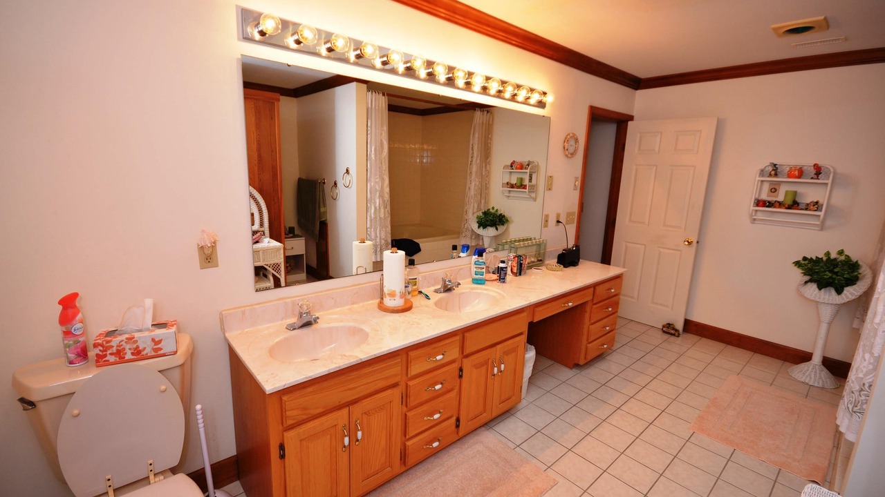 Photo of Bathroom in Caine Woods