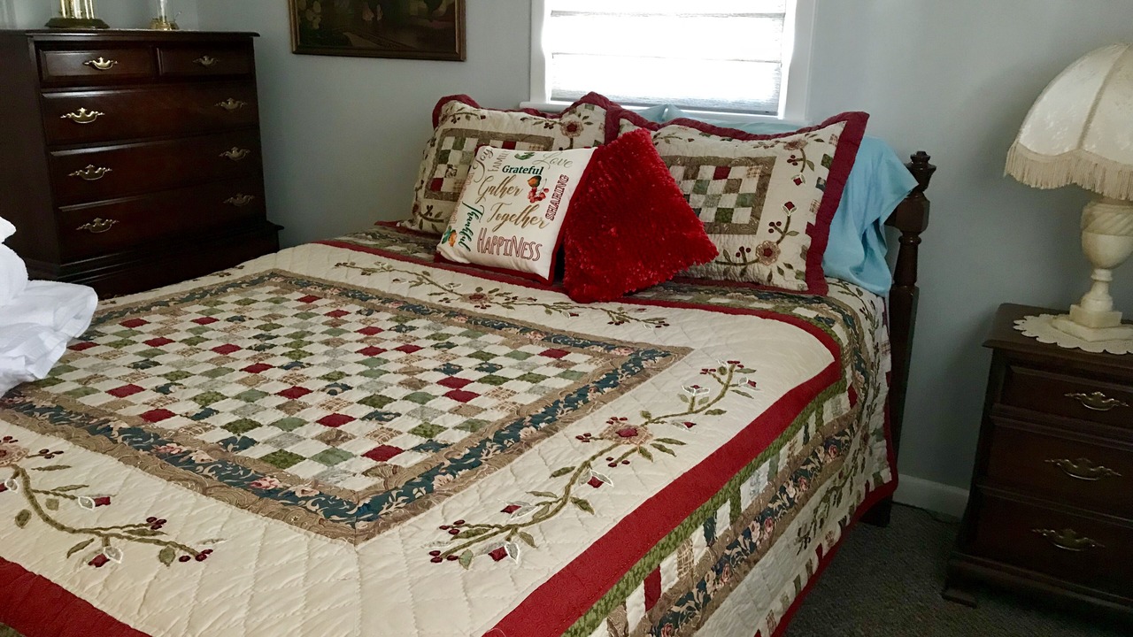 Photo of Bedroom in Grottoes