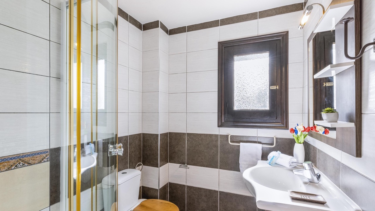 Photo of Bathroom in Tarraula