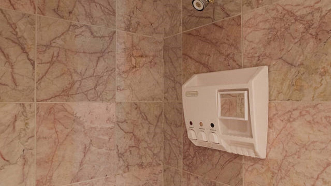 Photo of Bathroom in Baldwin Harbor