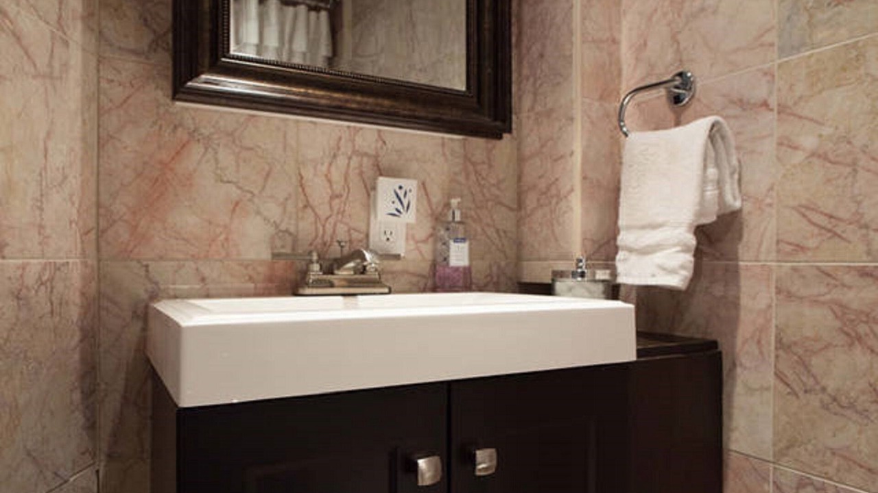 Photo of Bathroom in Baldwin Harbor